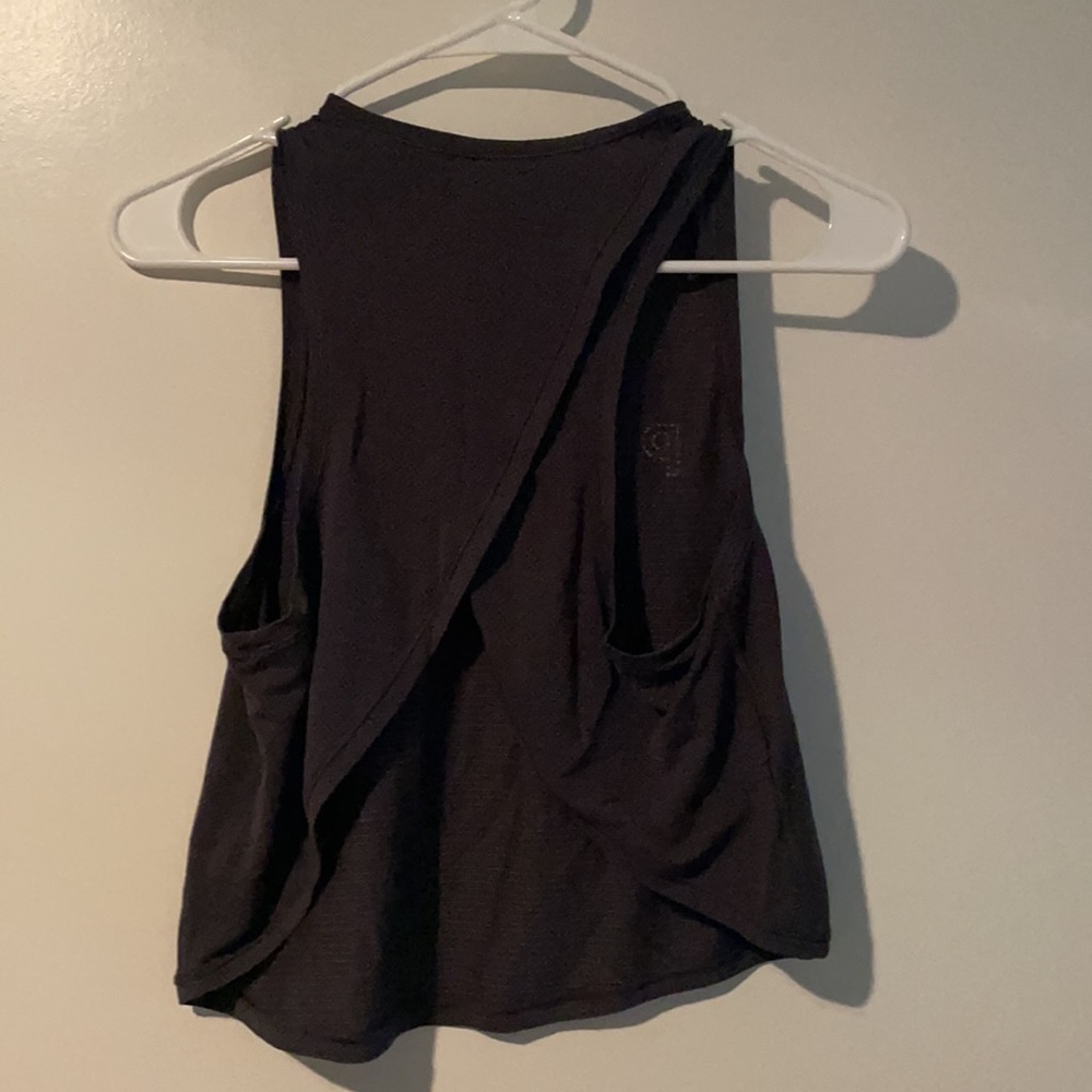 Peloton Lululemon outline fast as light tank - Picture 2 of 5